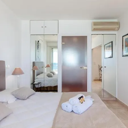 Apartment Seafront - Splendid